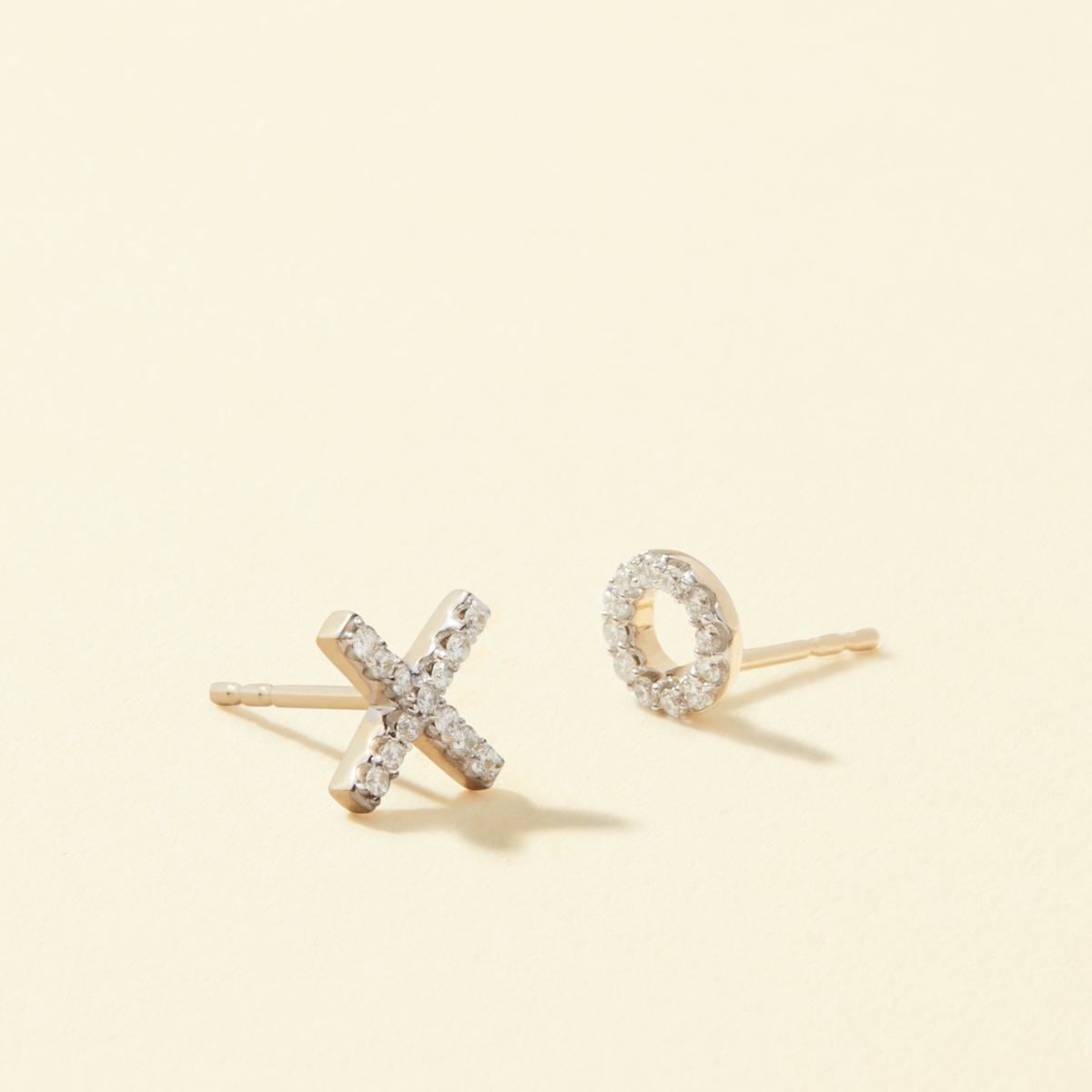 XO Diamond Pavé Stud Earrings_Yellow Gold_Jewelry_Product_1x1_0311.jpg