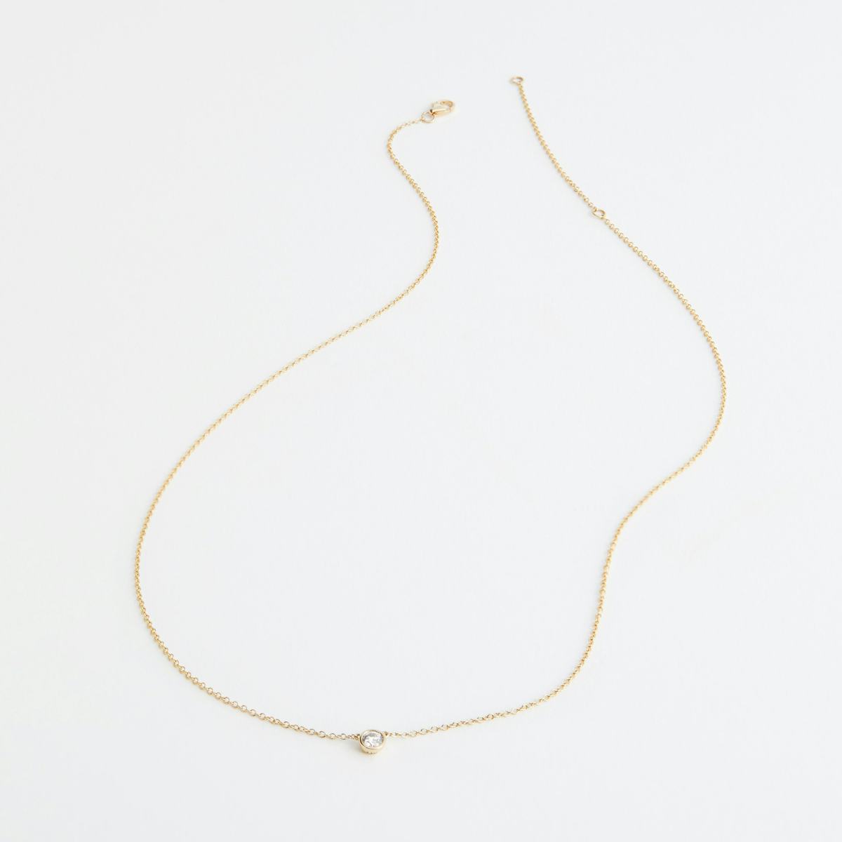 YellowGold_DiamondSolitaire_Necklace_1x1_FRONT_0111.jpg